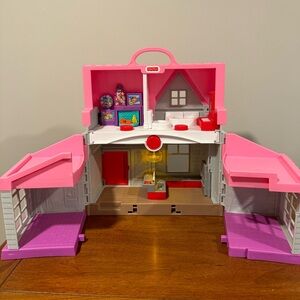 Fisher price little people house